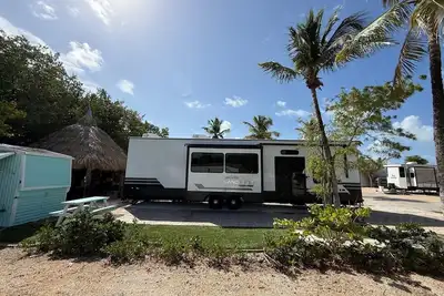 Image de Key Largo Kampground Brand New 2025 Rv 2br + 2 Lofts, 2ba Pool & Marina
