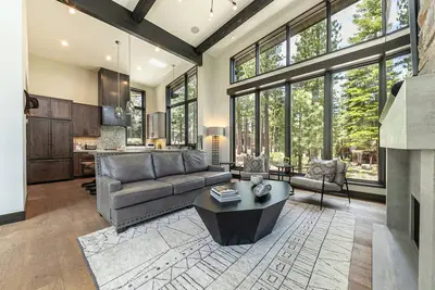 Image de Prestige Place at Martis Camp by Tahoe Getaways - Summer Lease in Gated Community