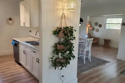 Image de Charming Coastal Retreat in St. Pete 2-bedroom house with Ac, WiFi