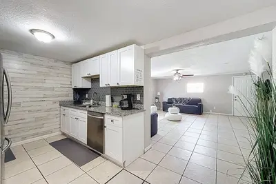 Image de 15% Off Weekly Stays | Centrally Located | Pet Friendly | Open Floor Plan