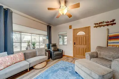 Image de Charming 2-bedroom bungalow in the heart of Coeur d'Alene with Hot Tub