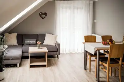 Image de Appartement \"Paradies\" avec vue sur les montagnes, terrasse partagée et Wi-Fi