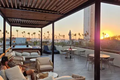 Image de Oceanview 1-bedroom, livingroom w sofabed, kitchen apartment w pools, WiFi etc