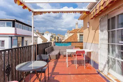 Image de Appartement 'Med Stor Terass' avec vue sur les montagnes, Wi-Fi et climatisation