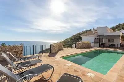 Image de Villa \"Five Star with Heavenly Views\" avec vue sur la mer, Wi-Fi et climatisation