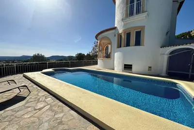 Image de Villa exclusive avec vue imprenable sur la mer et panoramique et piscine privée.