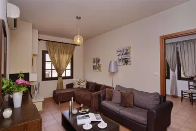 Image de Superior suite first floor for 2 adults+2 children - sea view #5