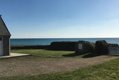Image de Charmante maison de pêcheur en bord de mer avec jardin