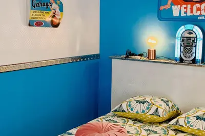 Image de ★Studio Betty Dole★ tout équipé - coeur centre ville - Wifi haut débit - Netflix