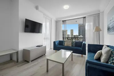 Image de High-Rise Haven in the Heart of Surfers