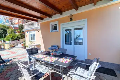 Image de Appartement de vacances Novi Vinodolski pour 1 - 4 personnes avec 2 chambres à coucher - Appartement