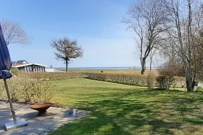 Image de This charming holiday home only 75.