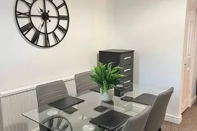 Image de 4 Bedrooms, Centre of town, Smart Tv in every room