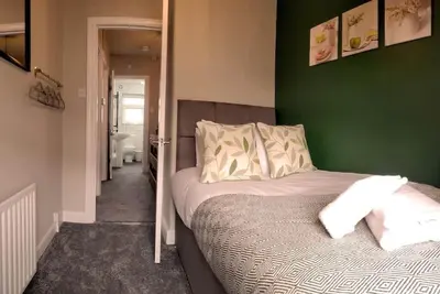 Image de Parking, 4 Bedrooms, Small Courtyard
