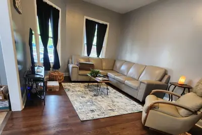 Image de City Escape in Indy’s New North Side\nGreat for Traveling Nurses