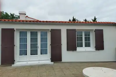 Image de résidence les Cariatides maison renovée avec piscine et accès a la mer