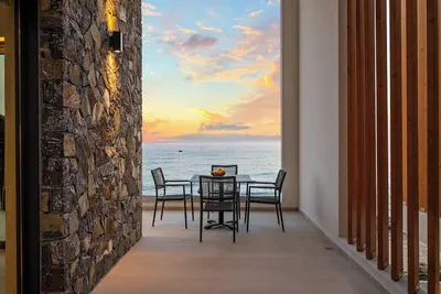 Image de Evelmare Beachfront Upper Apartment