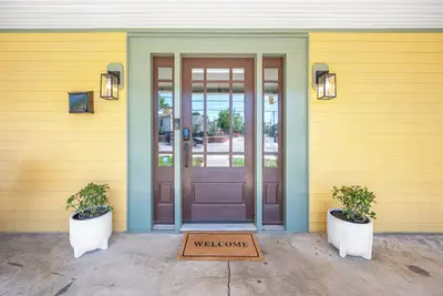 Image de Chapel Hill Roots - Northside Historic Home