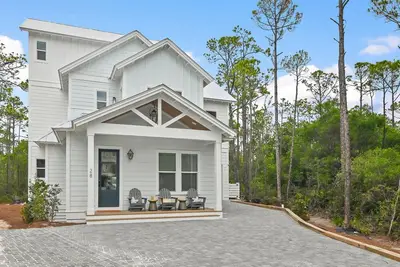 Image de Luxury 30a Gem | 4 Bikes | Huge Deck | Fire Pit