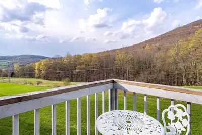 Image de ‼️Mountain-View Cabin | Cozy & Family-Ready
