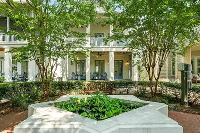 Image de Piccadilly Cottage – Elegant Beach Retreat in the Heart of Rosemary Beach