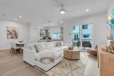 Image de 🌴New Build☀Azul A3🐬Private Rooftop Deck🏖️Close to Beach🏠4 Story Townhouse