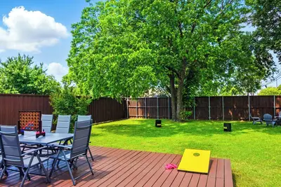 Image de Stylish Dallas Escape | Gym, Sauna, & Yard Games