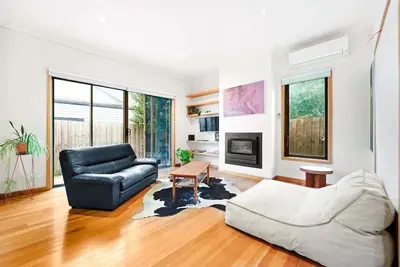 Image de Charming Double Brick Brunswick Bungalow for 4