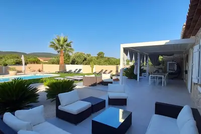 Image de Villa familiale avec piscine en cœur de Provence. 8 Pers. Soleil et farniente
