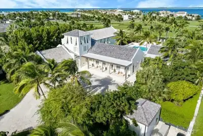 Image de Wyvern House: A Luxurious Island Retreat in Ocean Club Estates