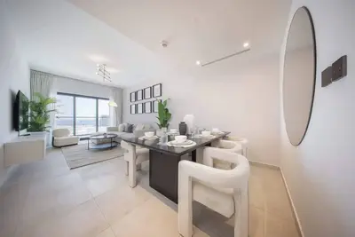 Image de Classy 3br with City Views in Healthcare City!