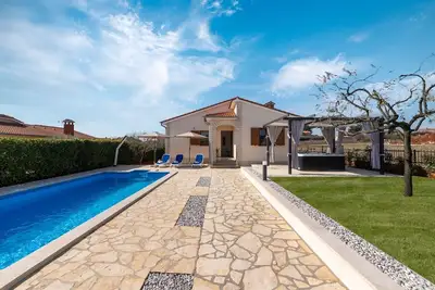 Image de Villa Marko - Charmante villa de 2 chambres avec piscine privée et jacuzzi