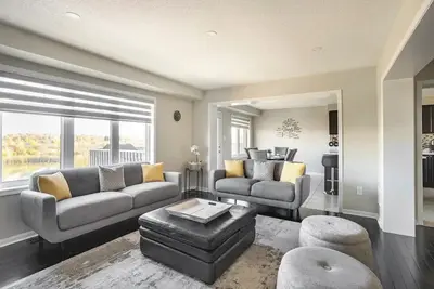 Executive 4bd\/3ba home with Free Parking|Wi-fi|Office|Views|Park Access