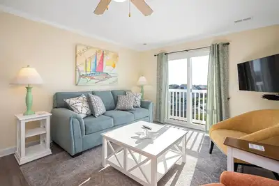Image de The Island Sandpiper: Walk to Everything from this Dog-friendly Condo