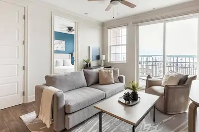 Image de Landing at Carson Street Towers - 3 Bedrooms in. . .