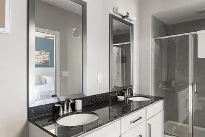 Image de Landing at The Link at Twin Creeks - 1 Bedroom. . .