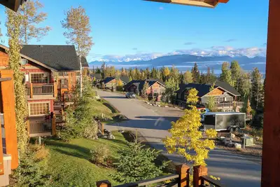 Image de Mountain Views - Hot Tub - Ski In Ski Out at Kicking Horse Mountain Resort