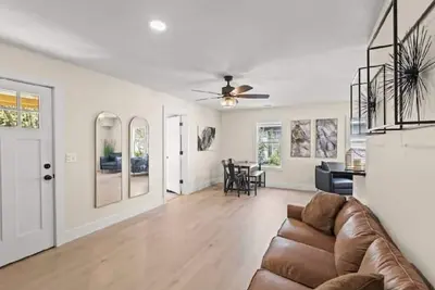 Image de Cute Bungalow Near Nas – Pet-Friendly 3br Home w/ Fenced Yard & Parking
