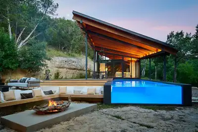 Image de Architectural Retreat on 10 Private Acres
