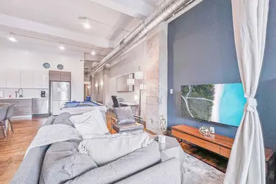 Image de Luxury 2bd | Dt Dallas | Sleeps 16 | Free Parking