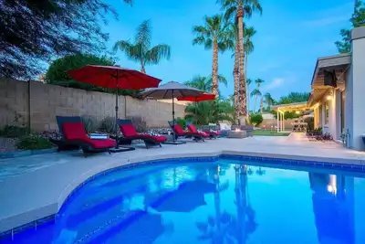 Image de Private Pool & Putting Green | Fire Pit Patio