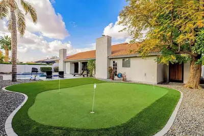 Image de Private Escape -  Pool, Golf & Outdoor Tub Delight