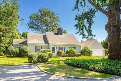 Image de In town Charming Cape, Walkable to Main St Bridgehampton and Beach!