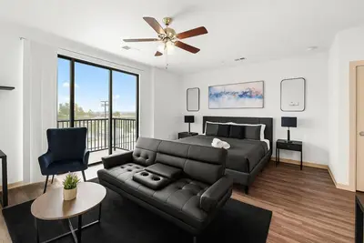 Image de Spacious Studio Retreat Near Uab & Bjcc