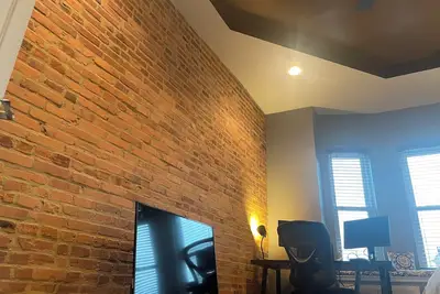 Image de Cozy 2-bedroom apartment in welcoming Baltimore with WiFi, Ac