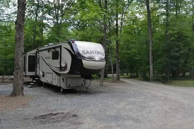 Image de Rv Site Full Hookup up to 43ft