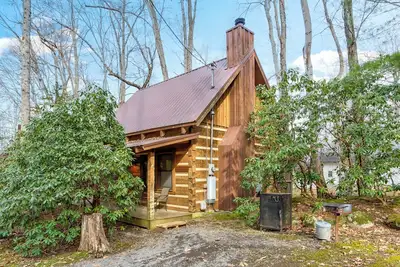 Image de Cozy Cabin w/Creekside Hot Tub