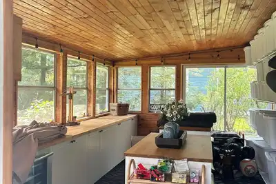 Image de Driftwood Cottage, a charming 3-bed/2-bath home in peaceful Union Pier!