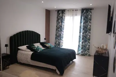 Image de Studio spacieux et lumineux avec terrasse situé dans une résidence calme