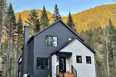 Image de Chalet Le St-Ray: Très bien situé pour vélo, rando et grand confort en nature!